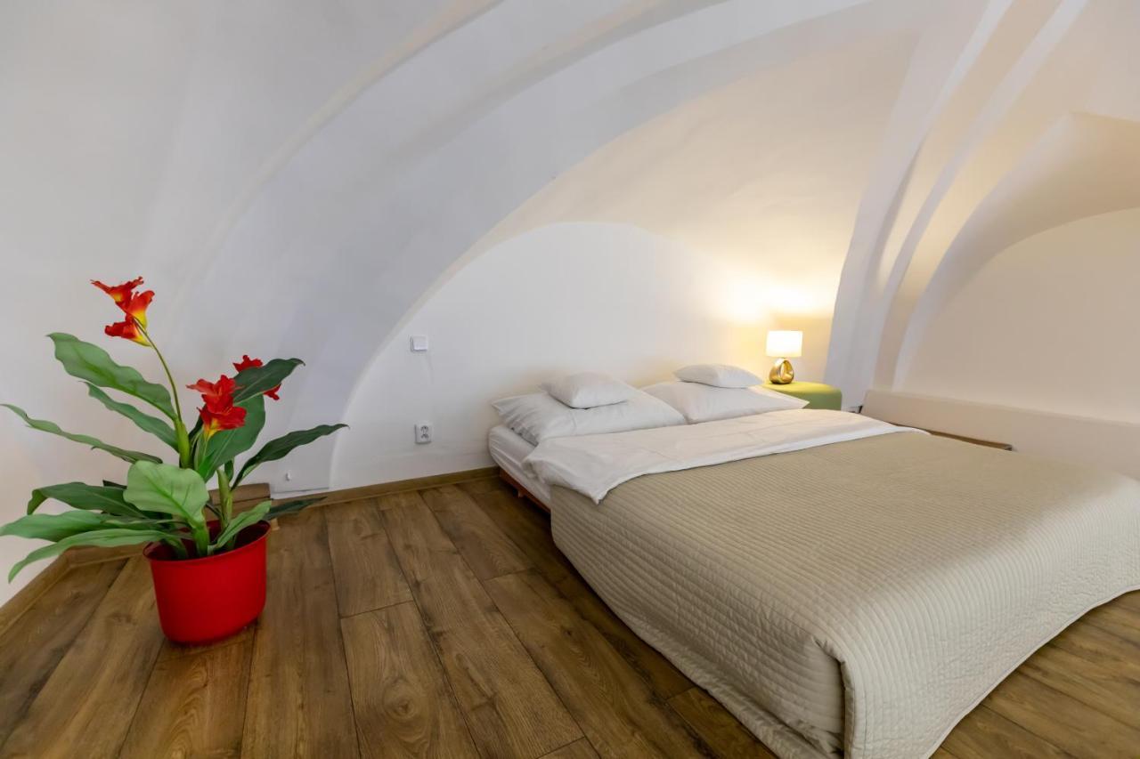 Palac Daun - Studio Apartments Znojmo Eksteriør bilde