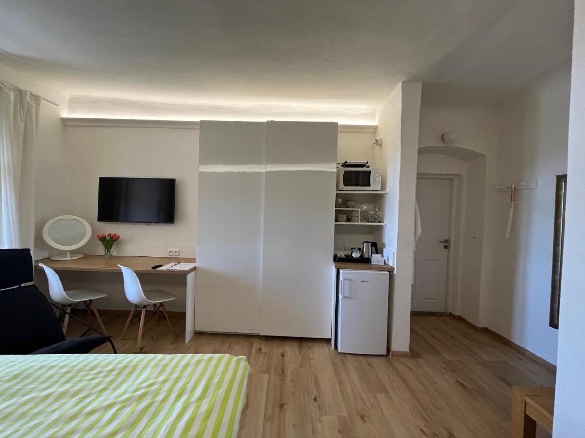 Palac Daun - Studio Apartments Znojmo Eksteriør bilde